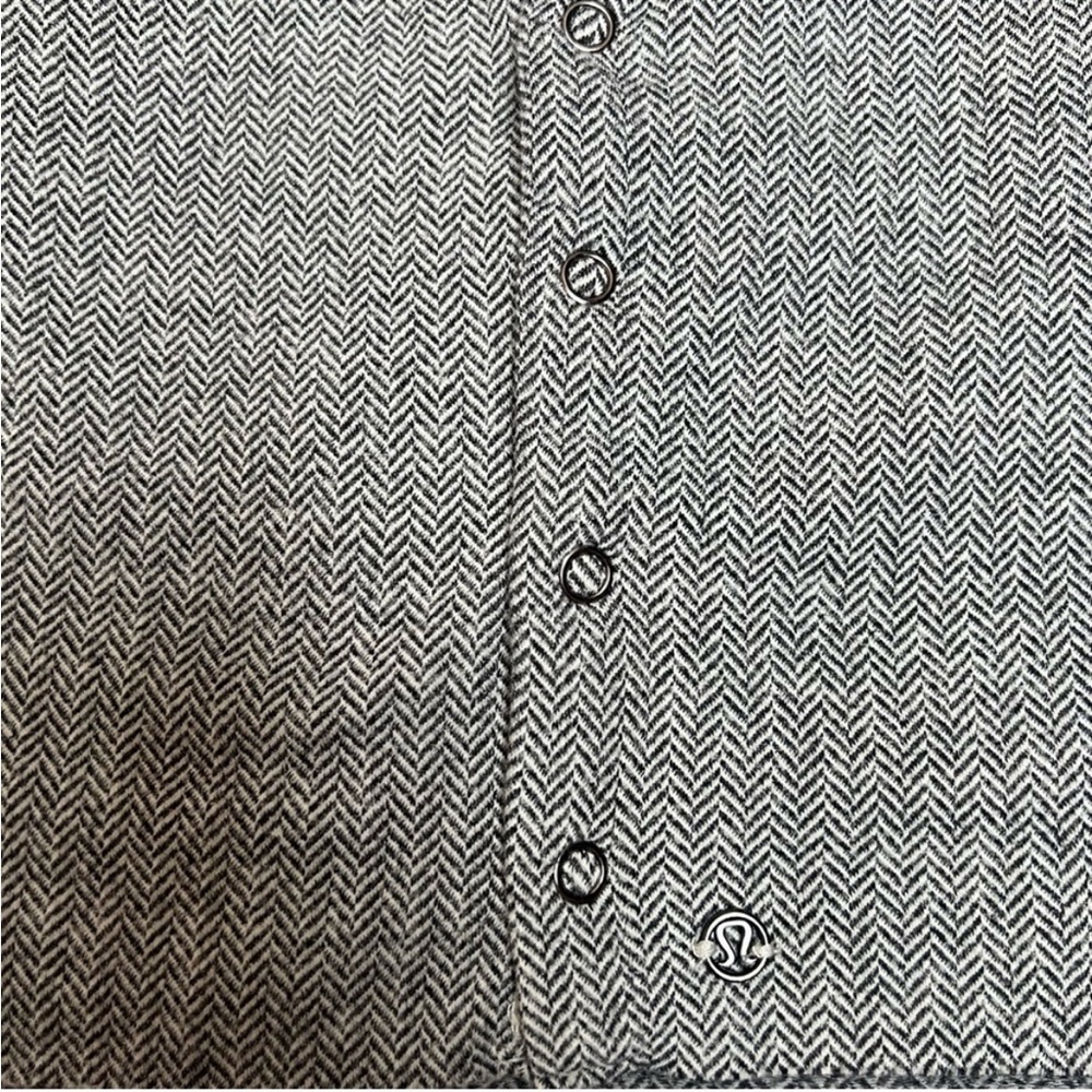 Lululemon Vinyasa Infinity Scarf in Grey - Picture 3 of 4